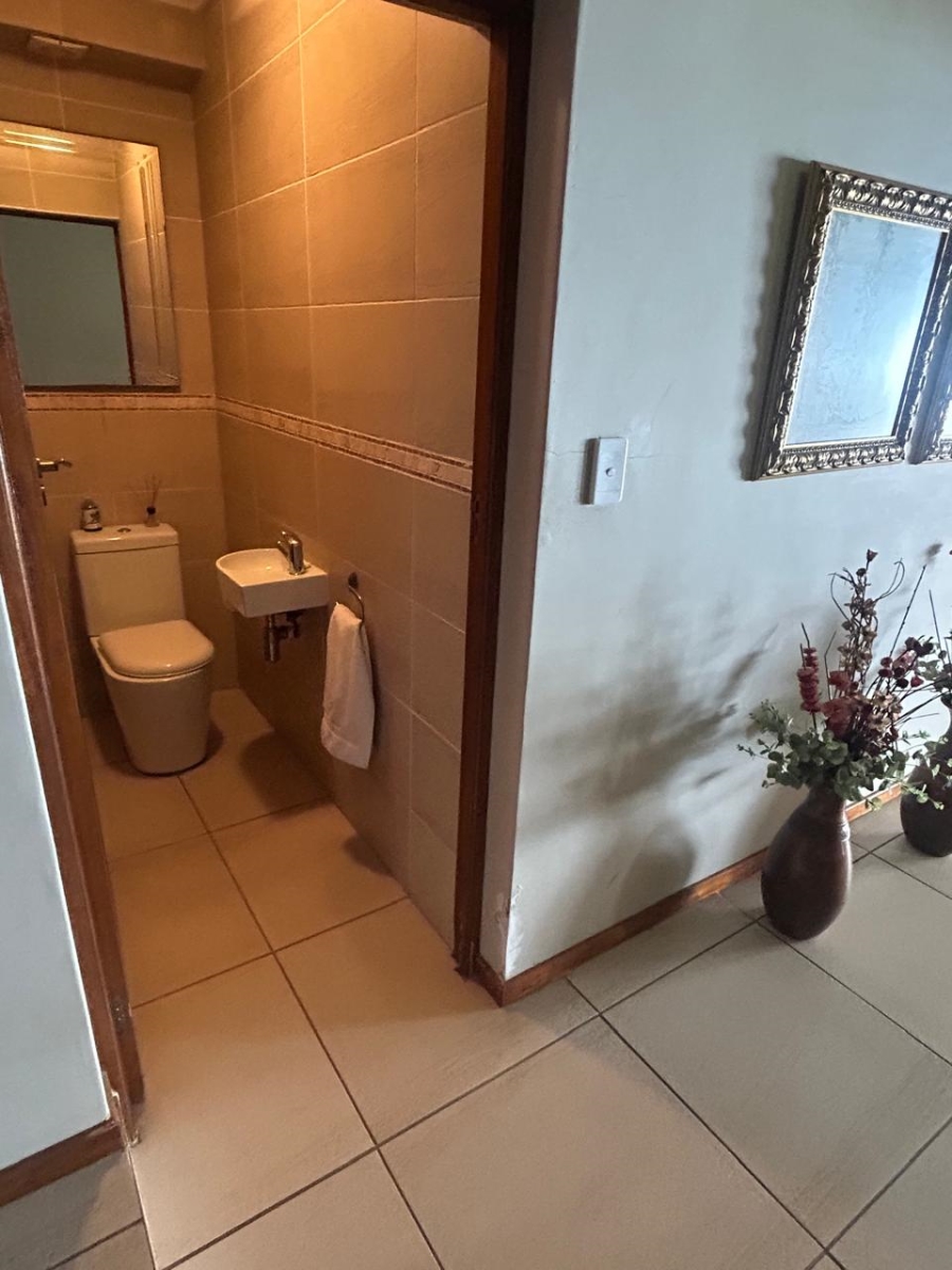 6 Bedroom Property for Sale in Da Nova Western Cape